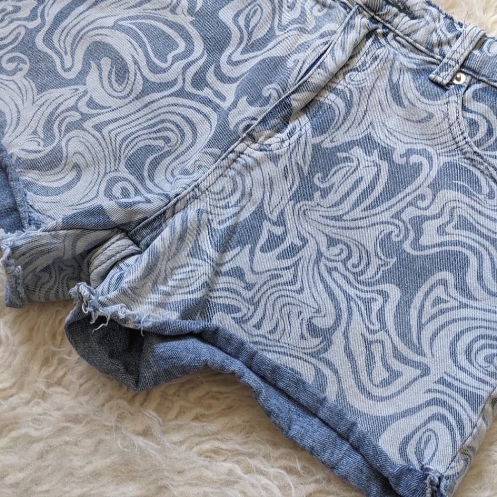 No Boundaries Boho Swirl Marble Print Cutoff Denim Shorts